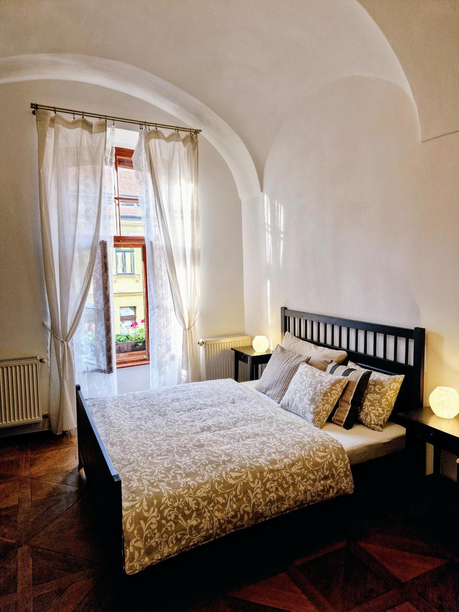Marina Old Town Apartment Кошице Экстерьер фото